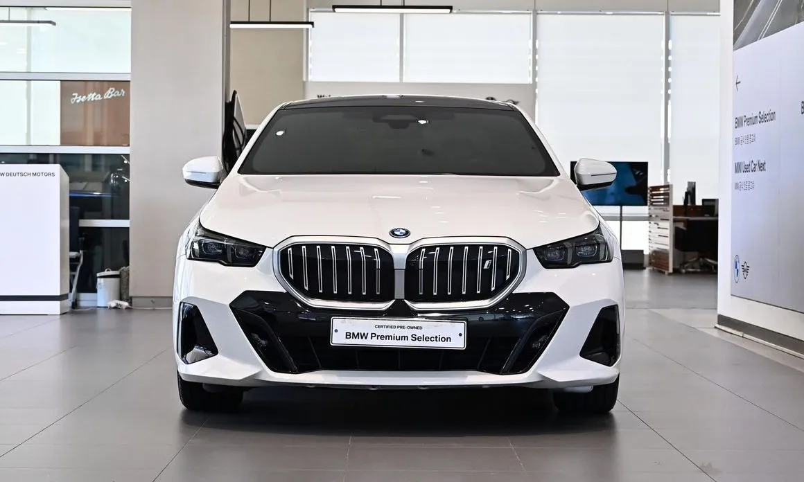 BMW i5 — фото 2
