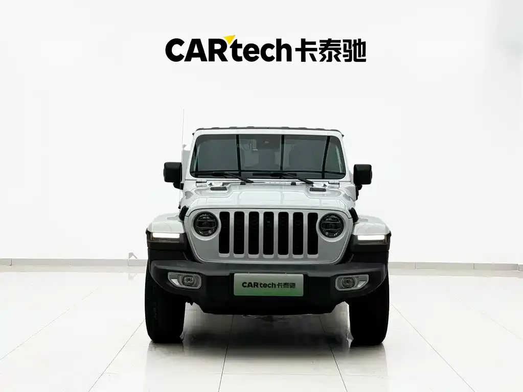 Jeep Wrangler PHEV — фото 10