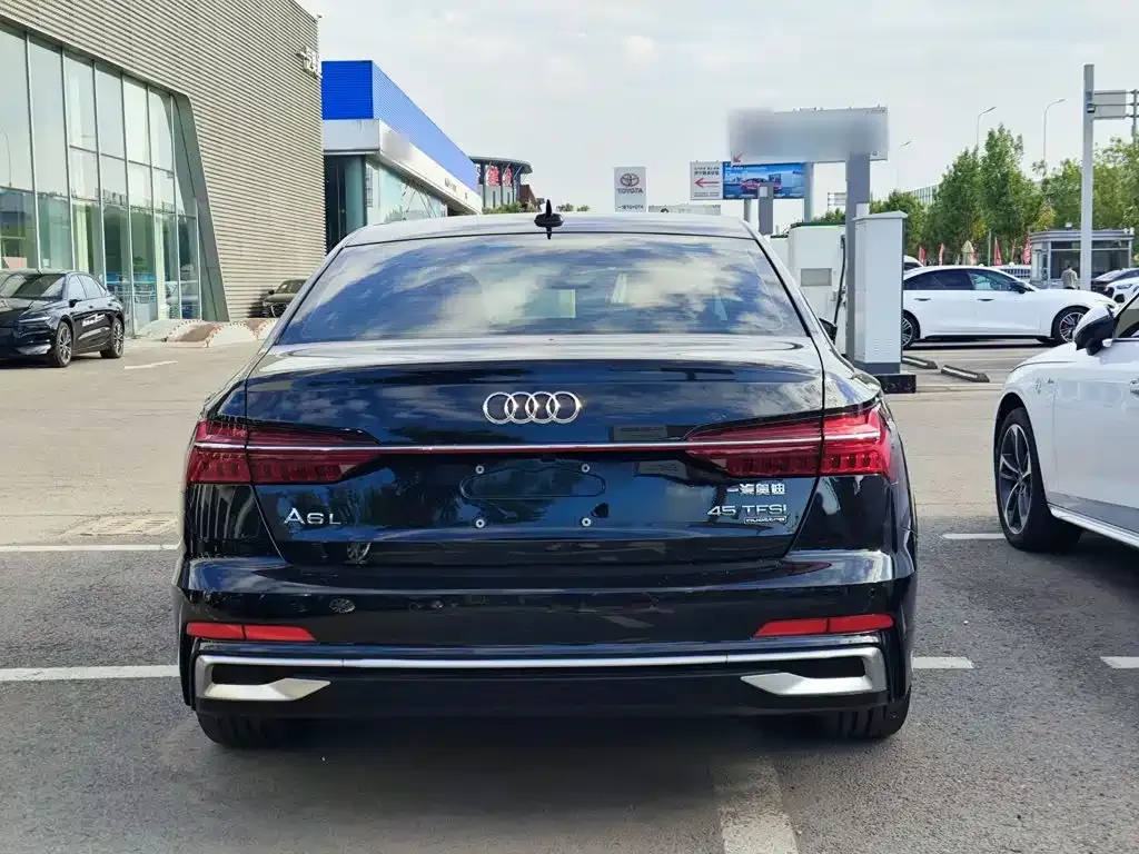 Audi A6L — фото 2