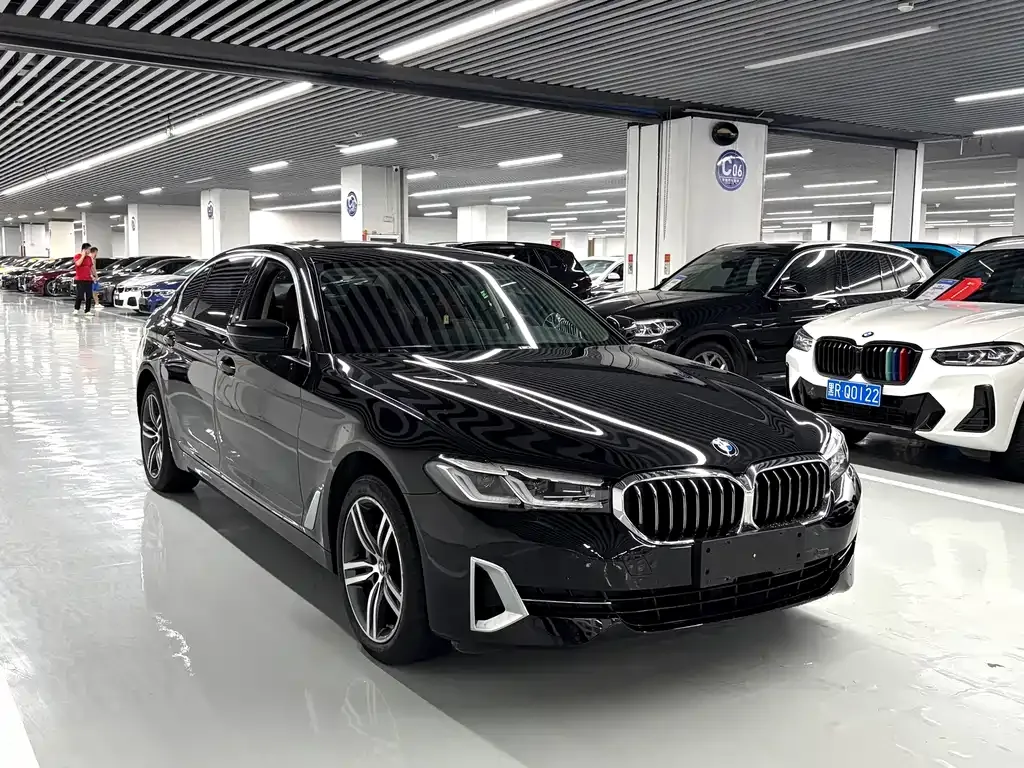 BMW 5 Series — фото 9