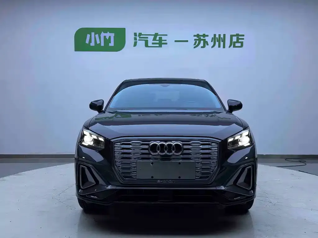 Audi Q2L e-tron — фото 2