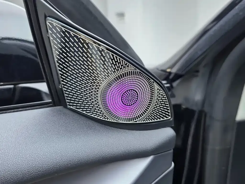 Tesla Model 3 — фото 3