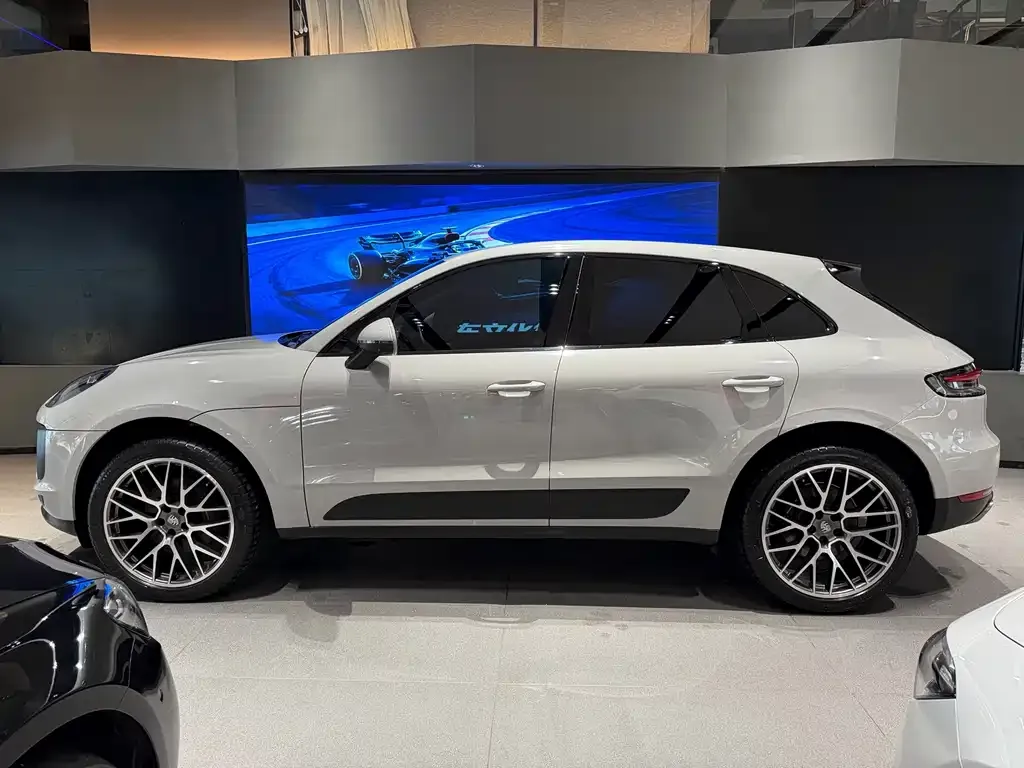 Porsche Macan — фото 9