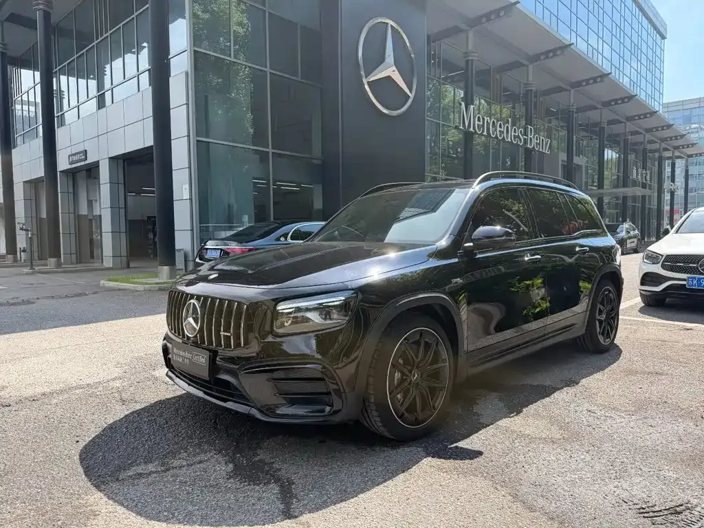 Mercedes-Benz GLB AMG — фото 1