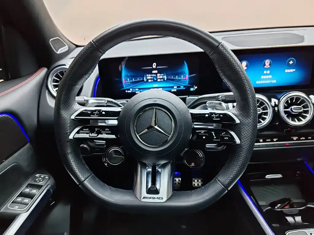 Mercedes-Benz GLB AMG — фото 2