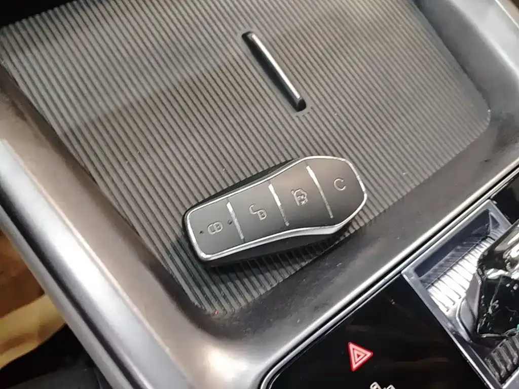 BYD Seal 07 DM-i — фото 10