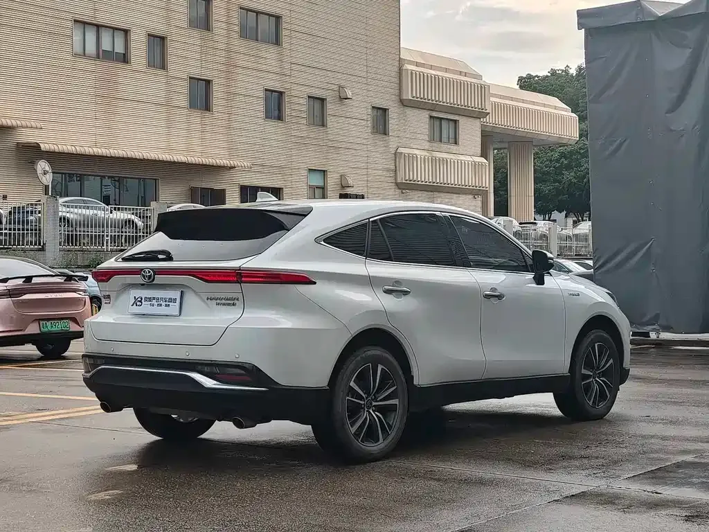 Toyota Harrier — фото 9