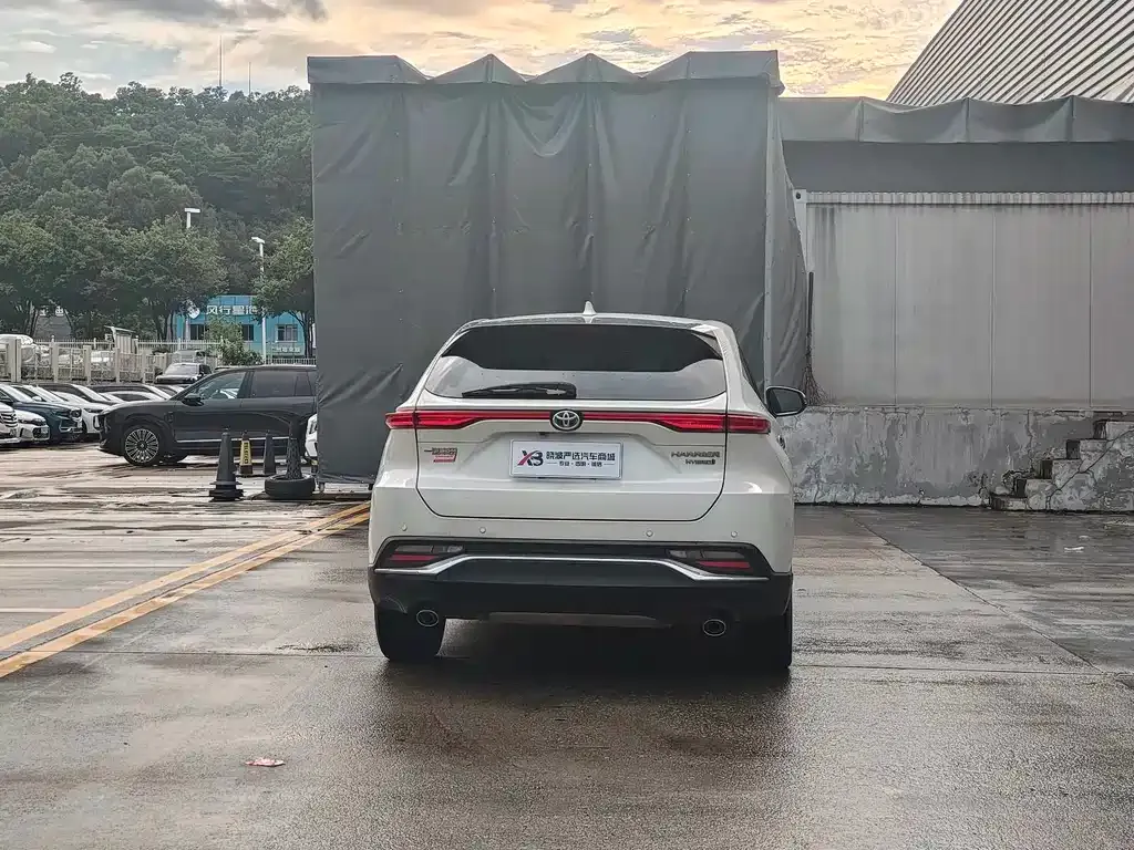Toyota Harrier — фото 10