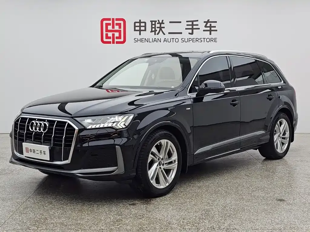 Audi Q7 — фото 1