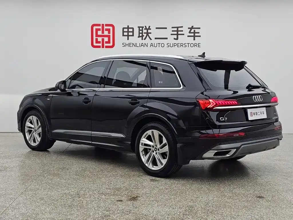 Audi Q7 — фото 9