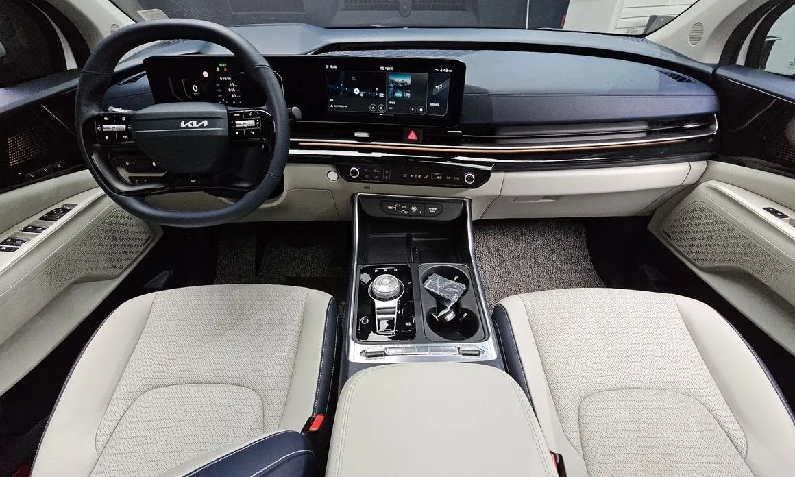 Kia Carnival — фото 10