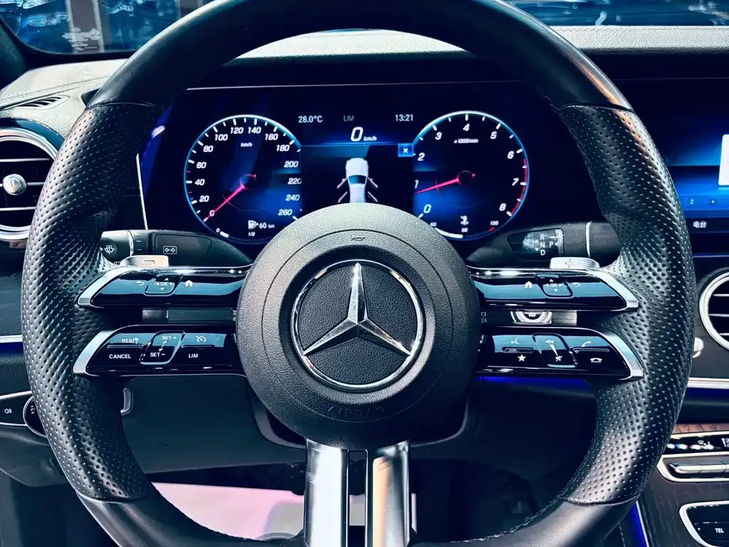 Mercedes-Benz E-Class (Import) — фото 9