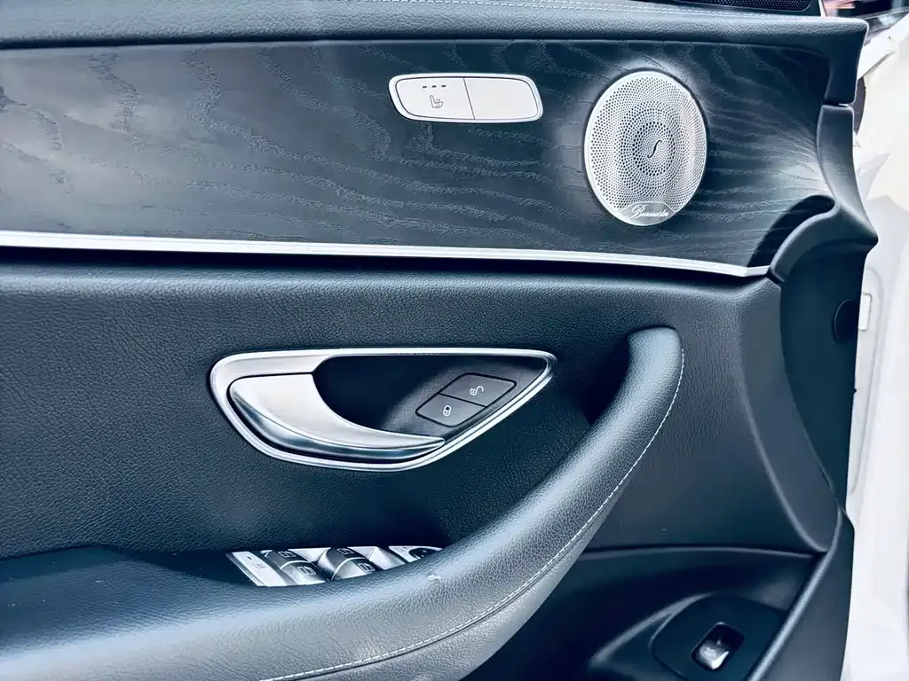 Mercedes-Benz E-Class (Import) — фото 7