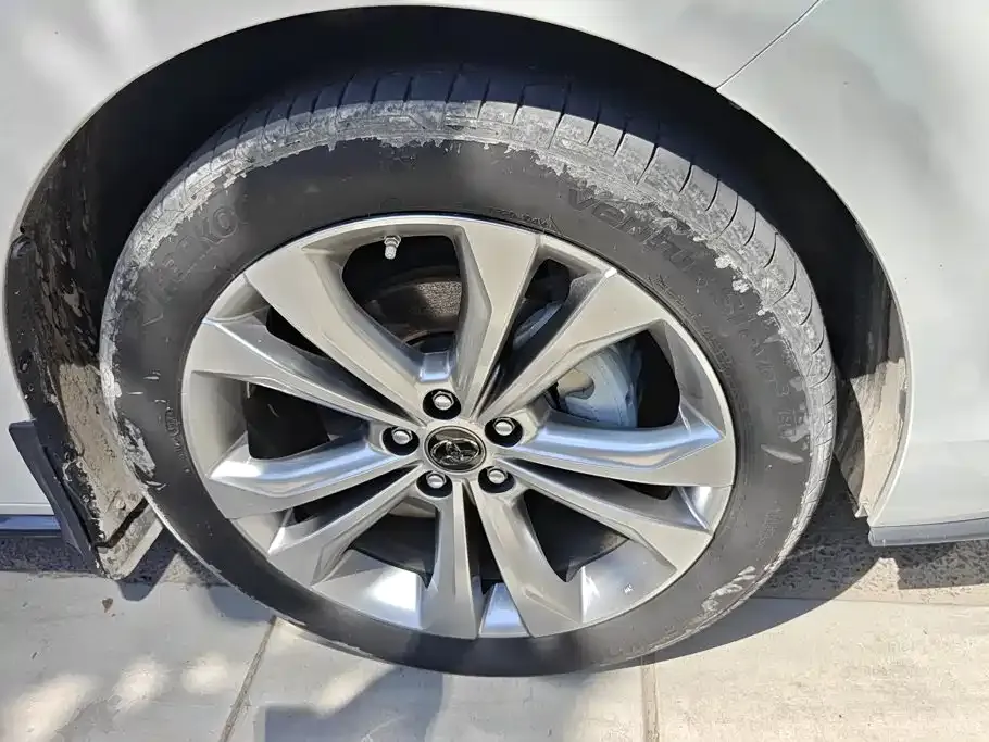 Toyota Sienna — фото 2