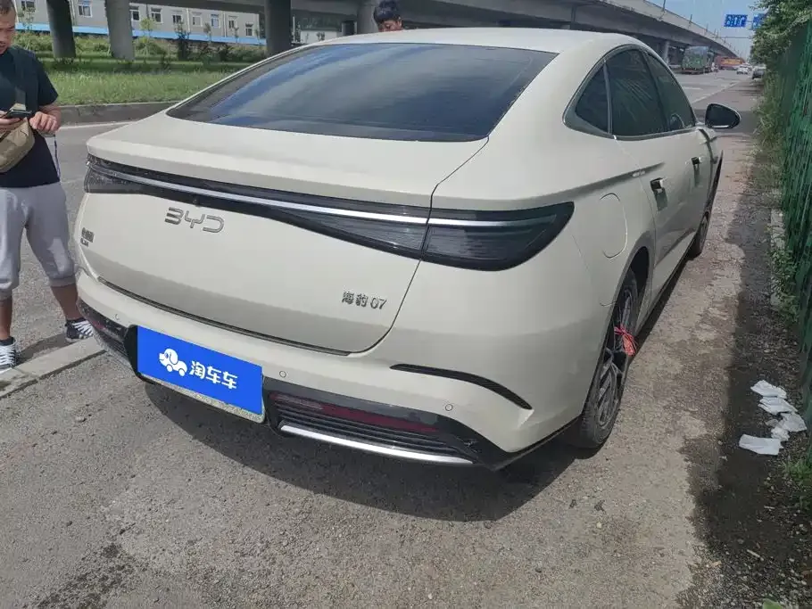 BYD Seal 07 DM-i — фото 5