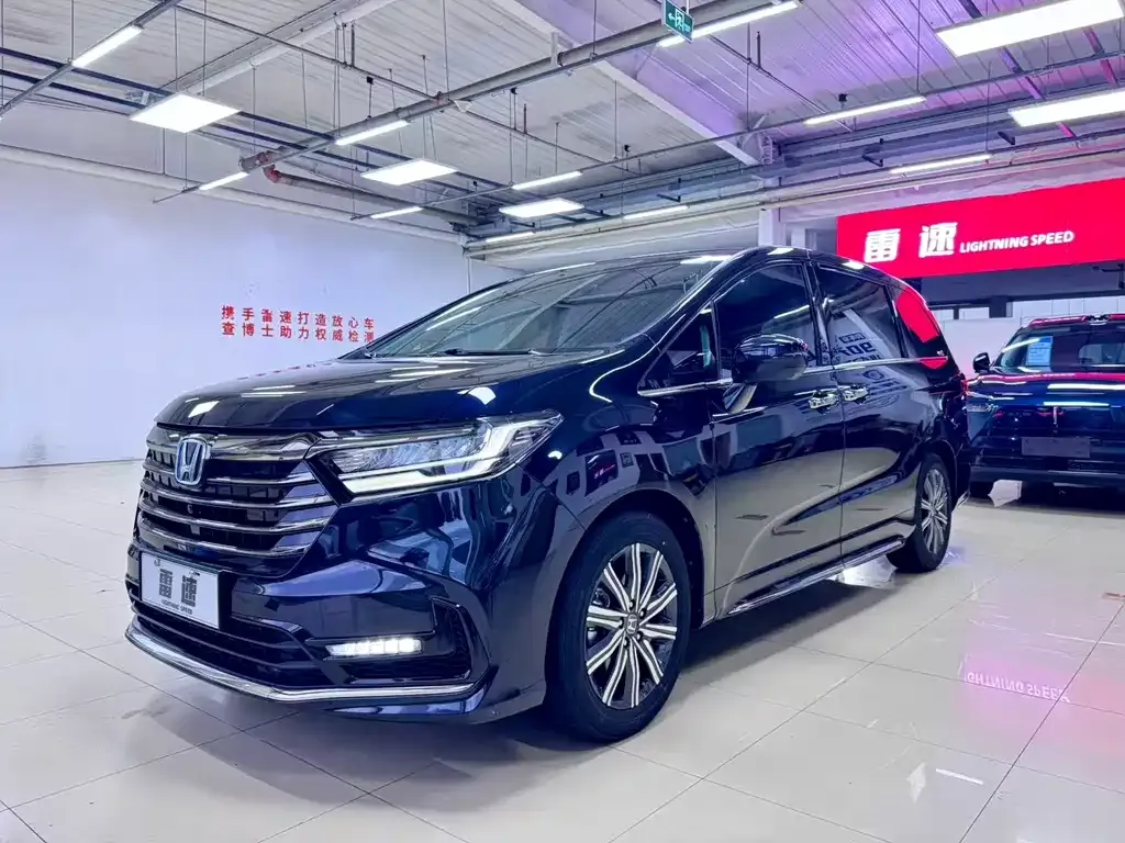 Honda Odyssey — фото 1