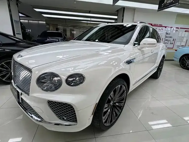 Bentley Bentayga — фото 1