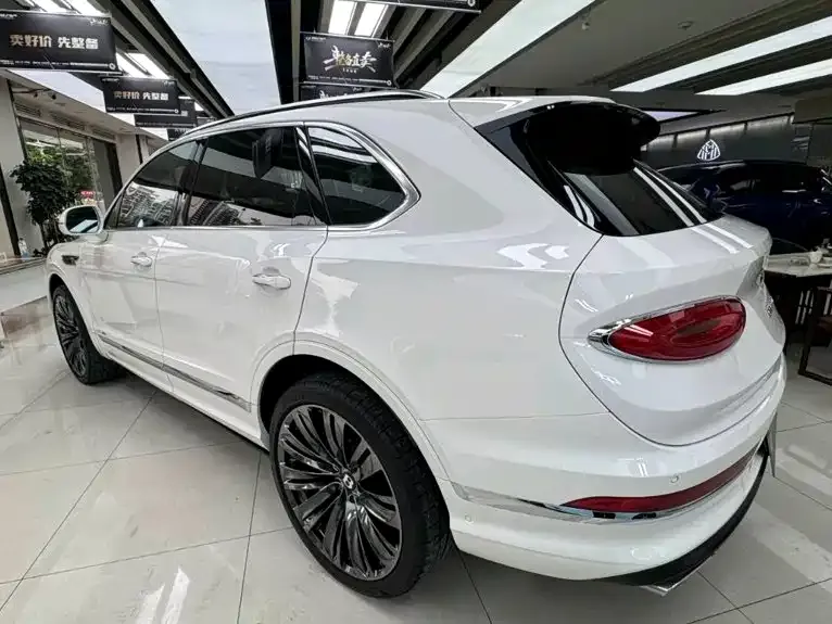 Bentley Bentayga — фото 2