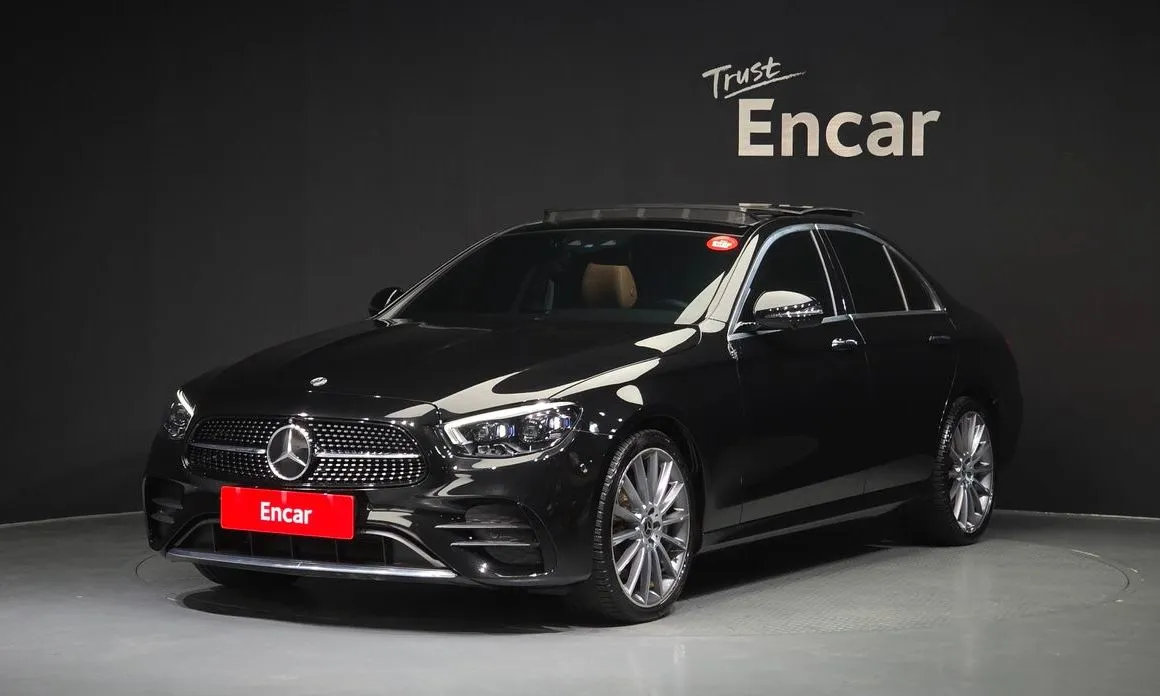 Mercedes-Benz E-Class — фото 1
