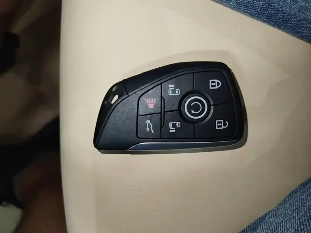 Buick GL8 Hybrid — фото 2