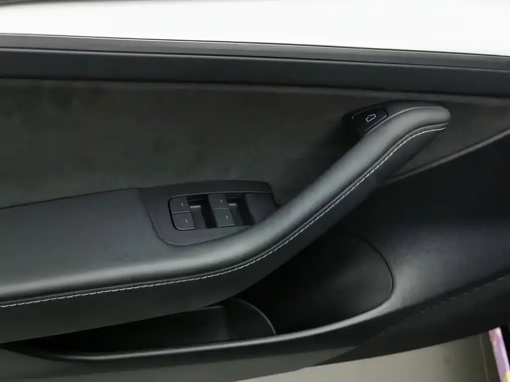 Tesla Model 3 — фото 10
