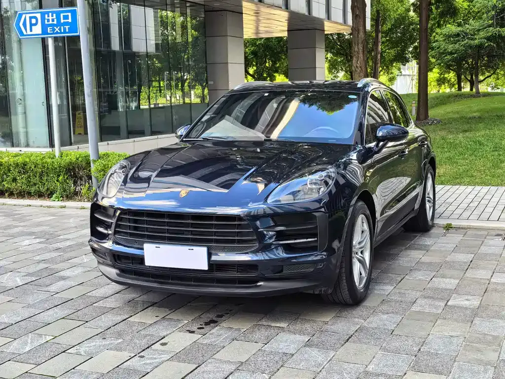 Porsche Macan — фото 1
