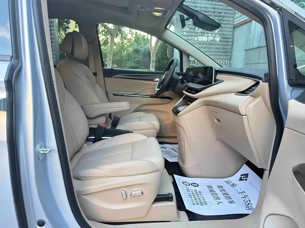 Buick GL8 Hybrid — фото 4