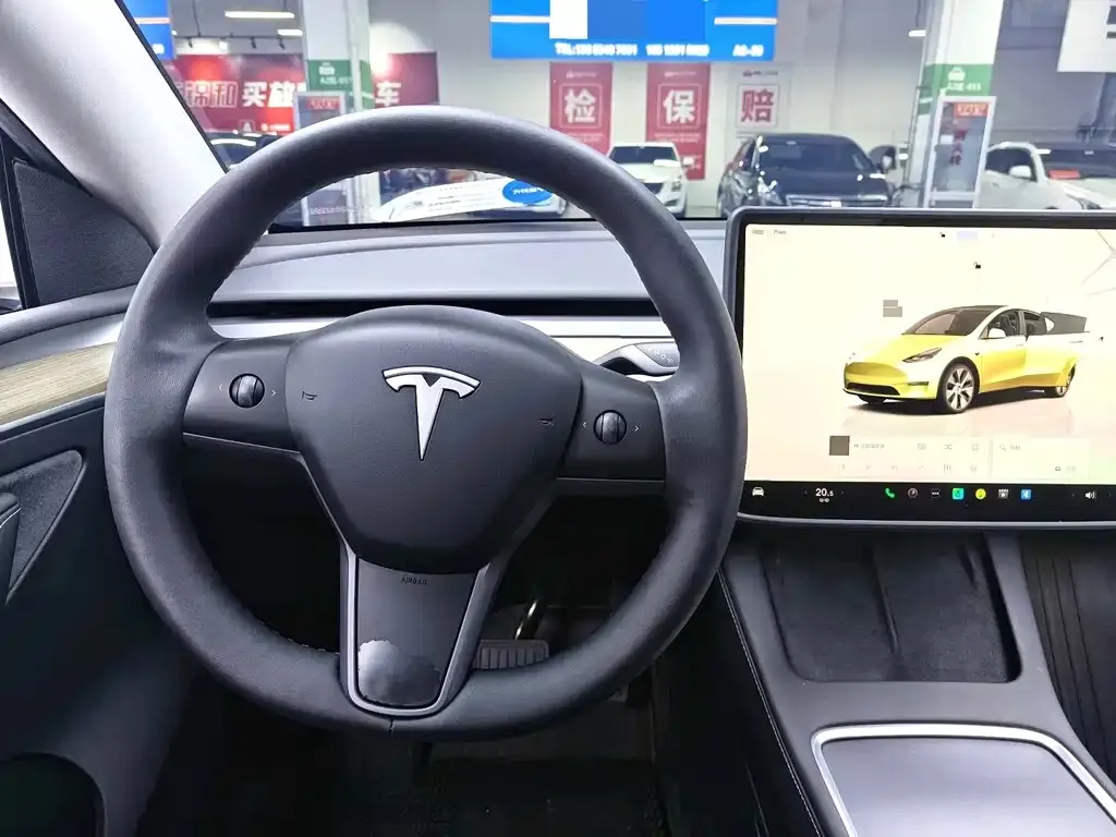 Tesla Model Y — фото 3
