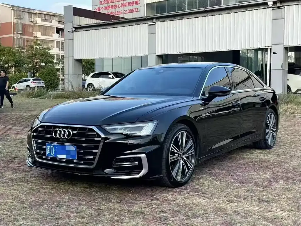 Audi A6L — фото 1