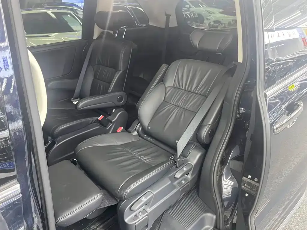 Honda Odyssey — фото 10