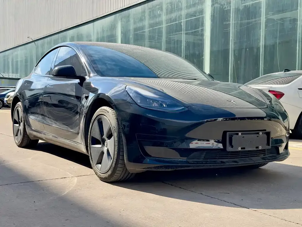 Tesla Model 3 — фото 8
