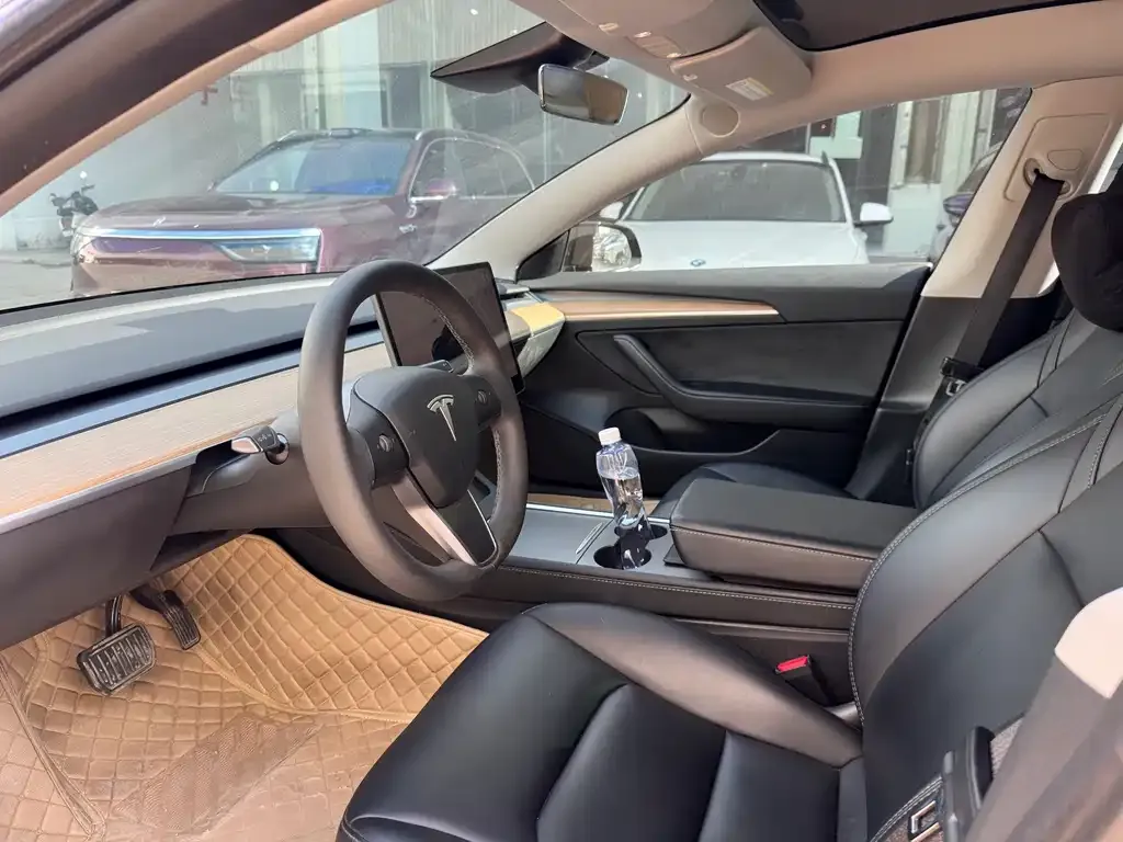 Tesla Model 3 — фото 2