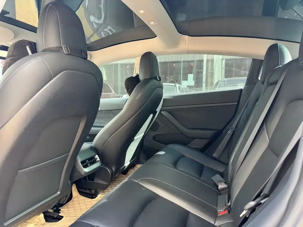 Tesla Model 3 — фото 6