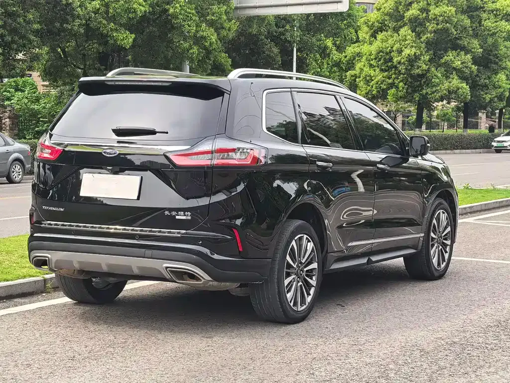 Ford Edge — фото 7