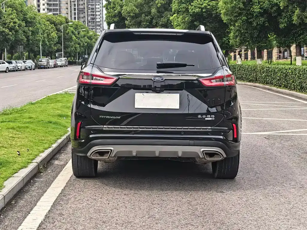 Ford Edge — фото 5