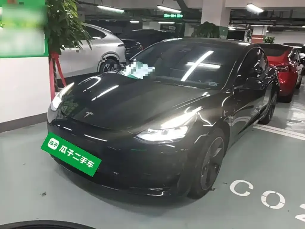 Tesla Model 3 — фото 1