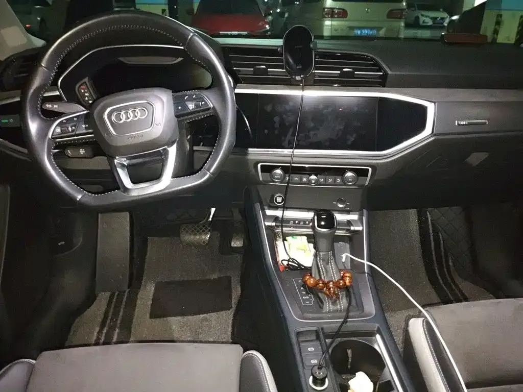 Audi Q3 — фото 10