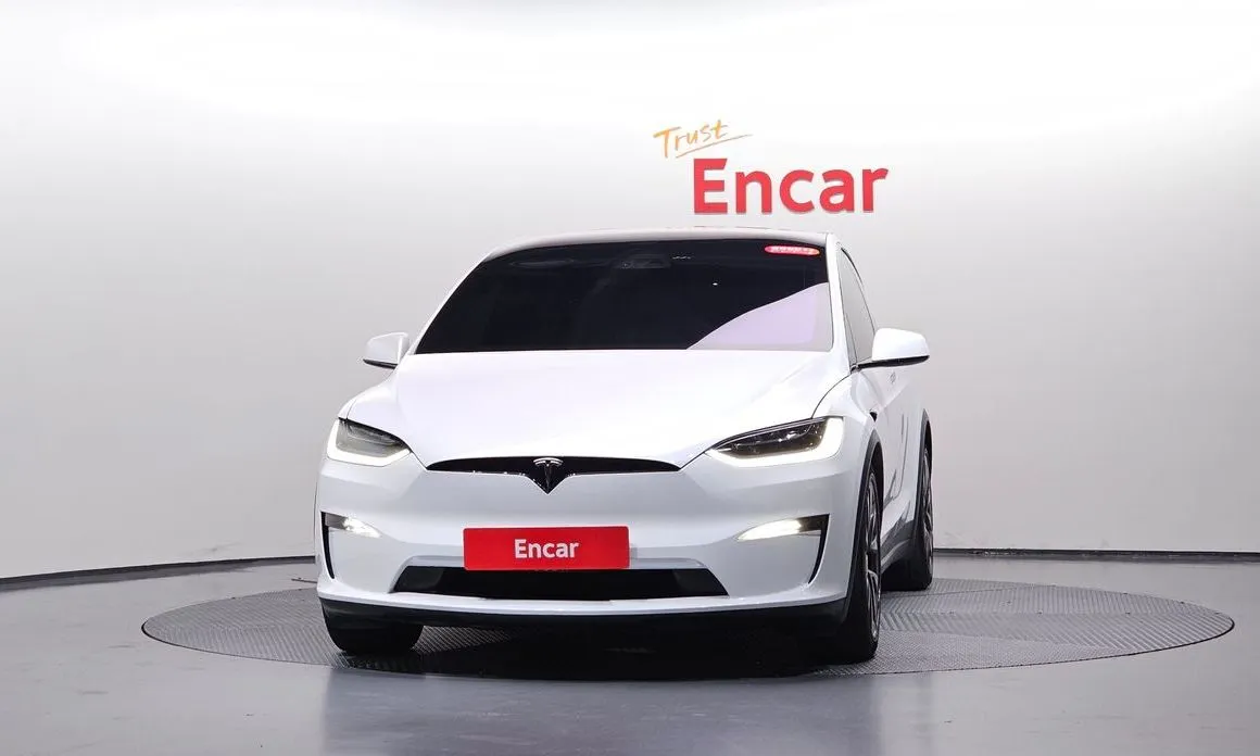 Tesla Model X — фото 2