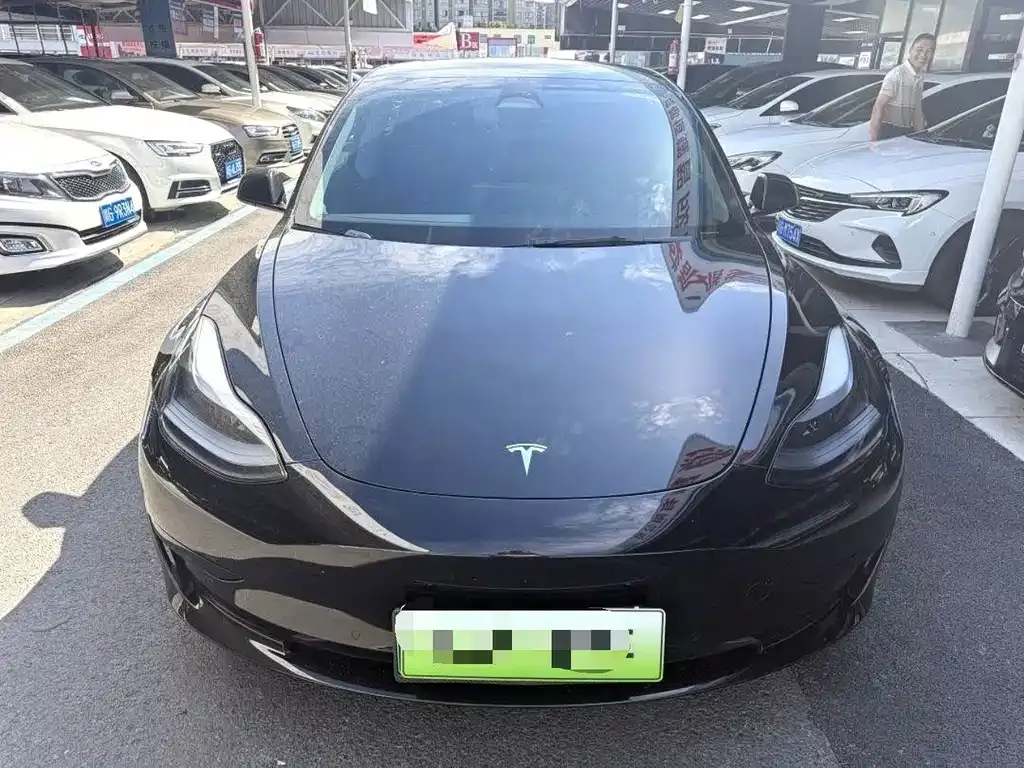 Tesla Model 3 — фото 5