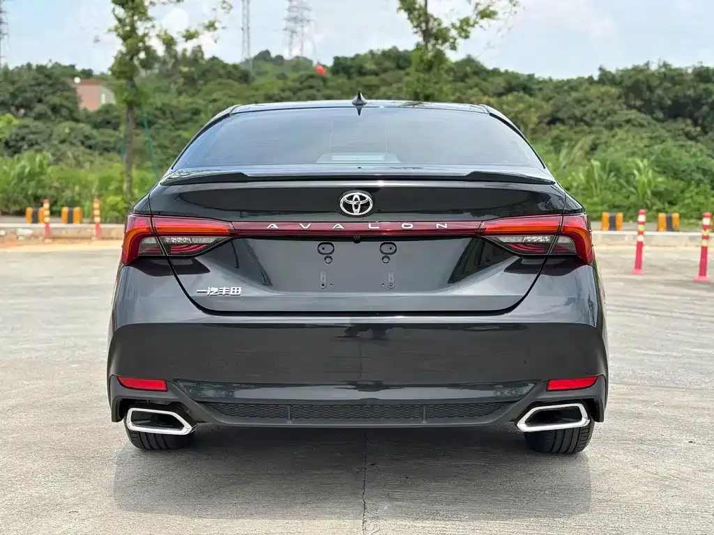 Toyota Avalon — фото 6