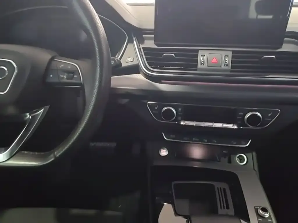 Audi Q5L Sportback — фото 3