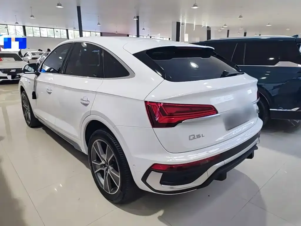 Audi Q5L Sportback — фото 2