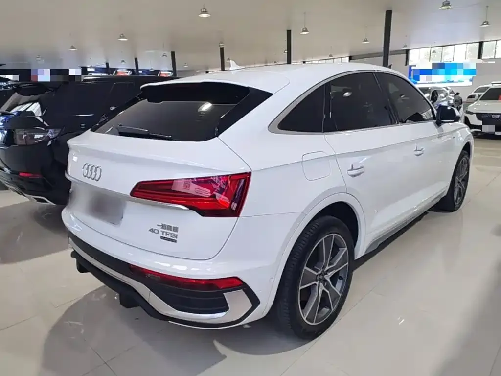 Audi Q5L Sportback — фото 6