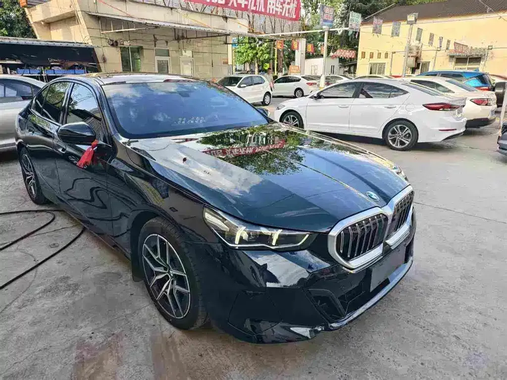 BMW 5 Series (Import) — фото 1