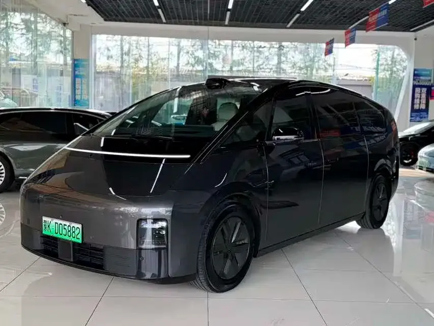 Li Auto MEGA — фото 1