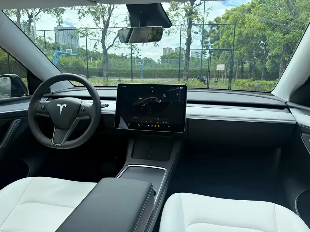 Tesla Model Y — фото 2