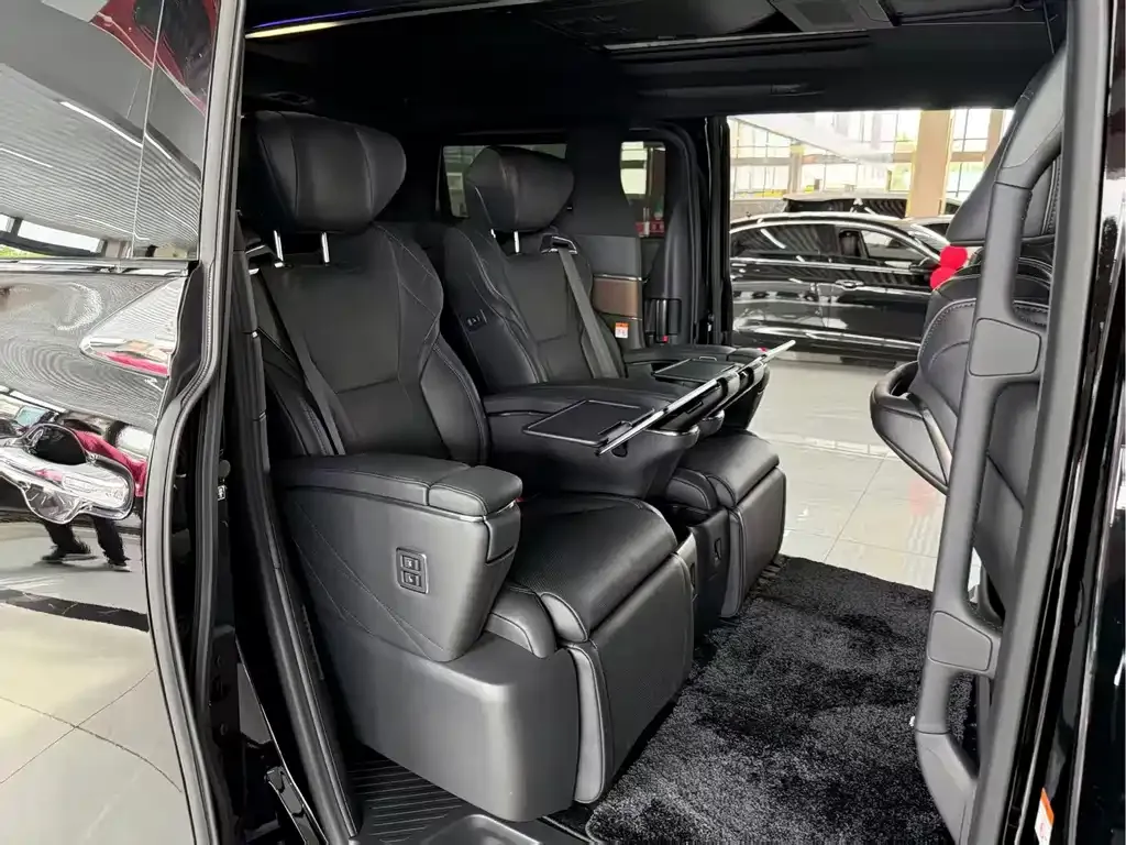 Toyota Vellfire — фото 2