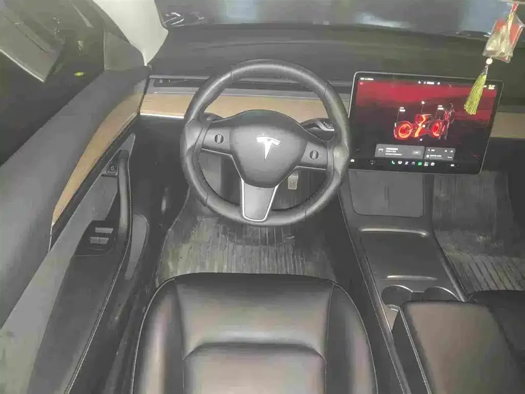 Tesla Model 3 — фото 6