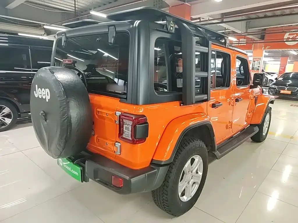 Jeep Wrangler — фото 8