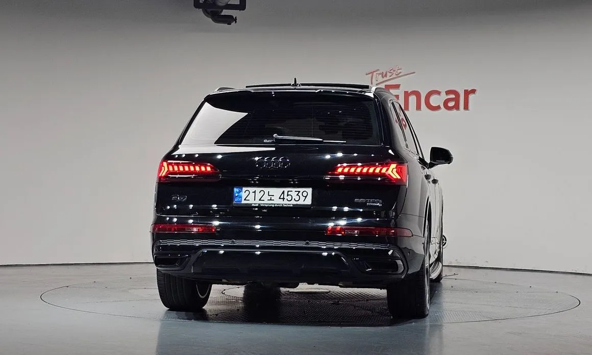 Audi Q7 — фото 4